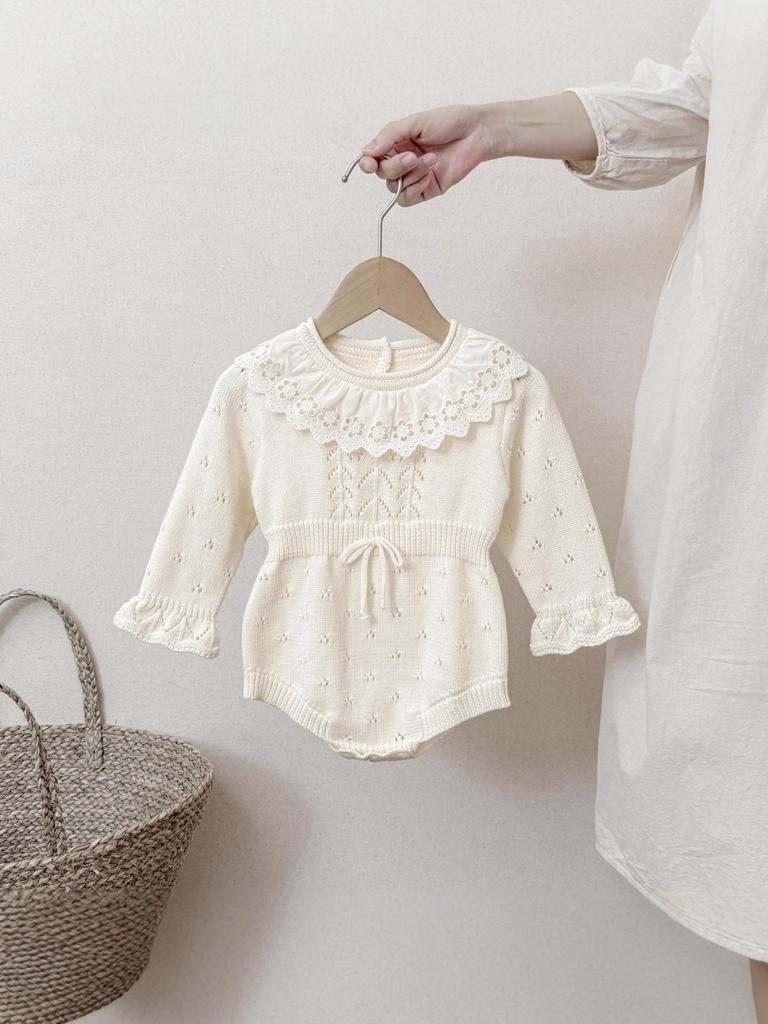 Baumwoll-Spitzenbesatz Strick-Body für Babymädchen mit Rüschenkragen