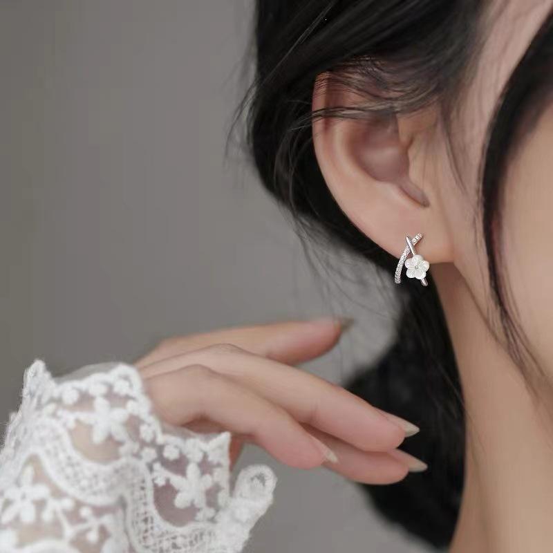 925 Sterling Silver Flower Earrings - 2023 Light Luxury Studs for Women