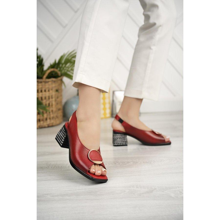 Casualowe sandały z prawdziwej skóry na średnim obcasie