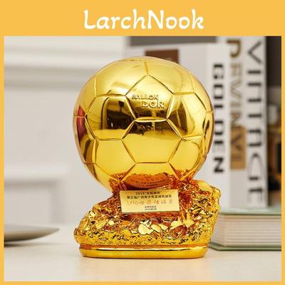 Fotbalová trofej se zlatou, stříbrnou a měděnou povrchovou úpravou pro ceremonii předávání cen a dárek pro fanoušky