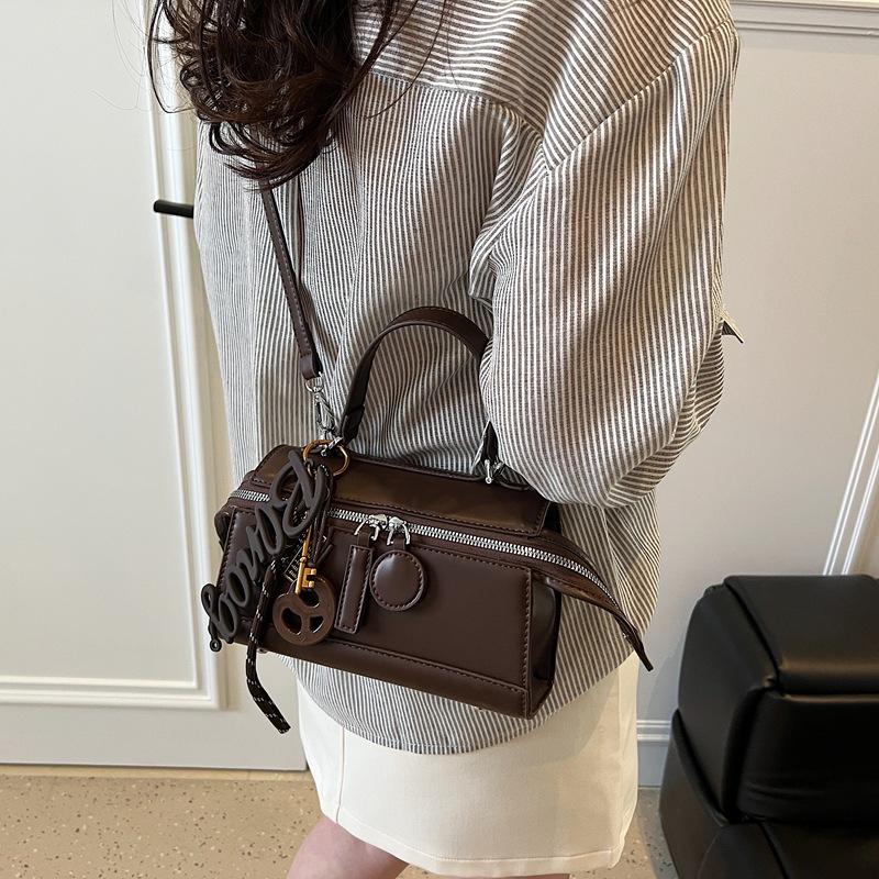 High-end Hand Bag Women's 2025 New Popular Fashion High-end Shoulder Bag Super Fire Crossbody Pillow Bag
