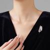 A High-end Women's Delicate Crystal Leaf Brooch with A Neckline Anti-glare Clasp