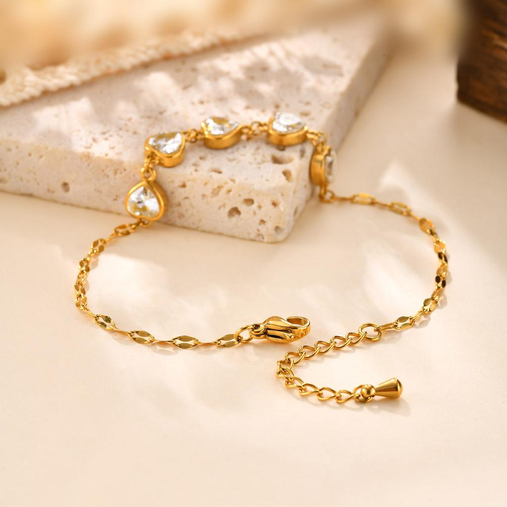 Fashion 18K Gold Stainless Steel Lip Chain 5 Zircon Heart Bracelet Ladies 2565