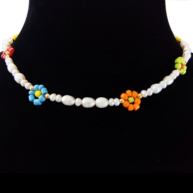 Baroque Pearl Cartoon Clavicle Chain: Simple Freshwater Pearl Choker for Women