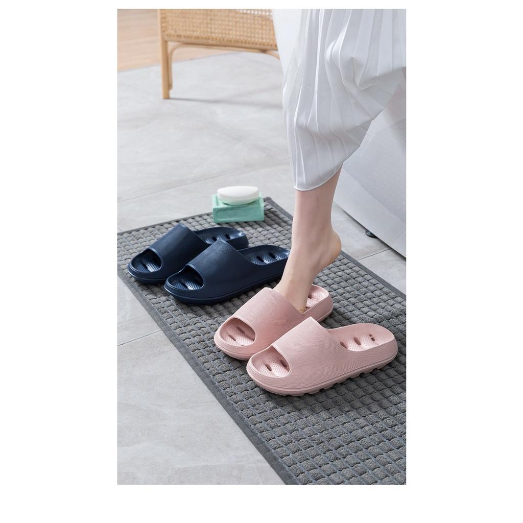 EVA New Thick Bottom Non Slip Bathroom Slippers for Women Summer Home Leakage Home Use Indoor Bedding Feeling Bathing Cool Slippers