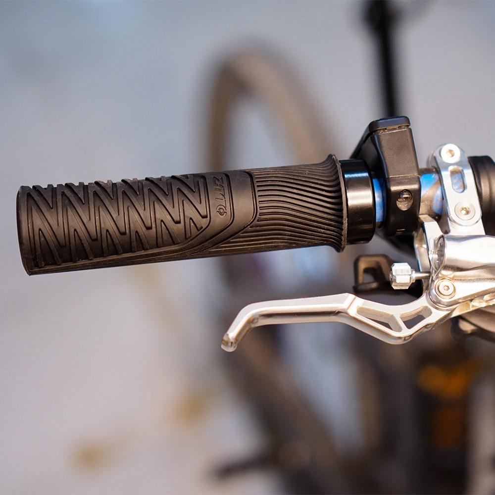 Universal ZTTO MTB Grips 33mm Anti-Slip Bicycle Grips Rubber Shock-Proof Lock-on Grip Mountain Bike Parts