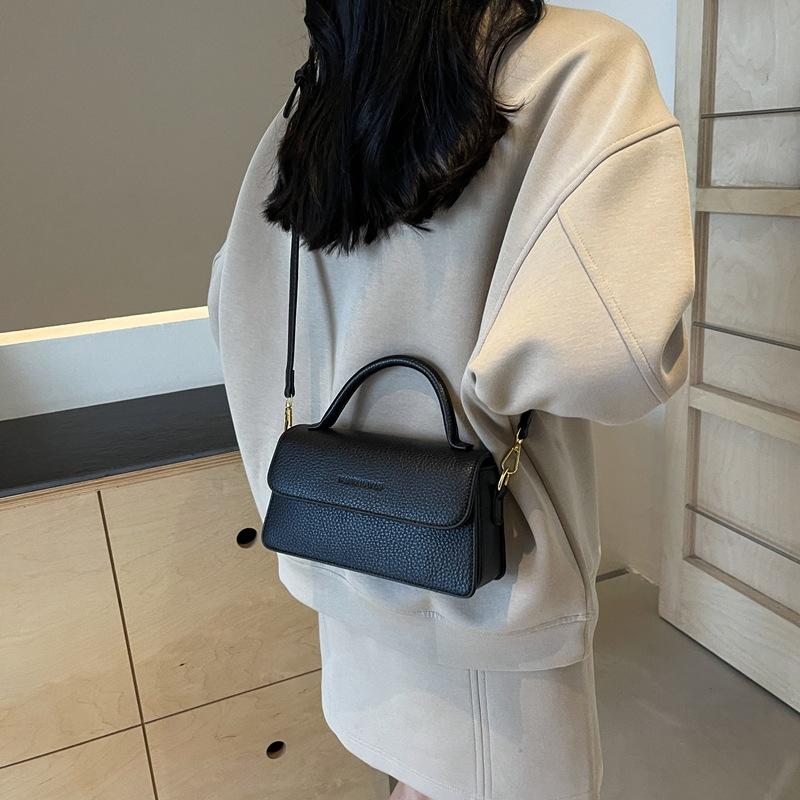 Premium sense retro brown bag women's 2025 new autumn versatile messenger bag fashion super hot portable small square bag