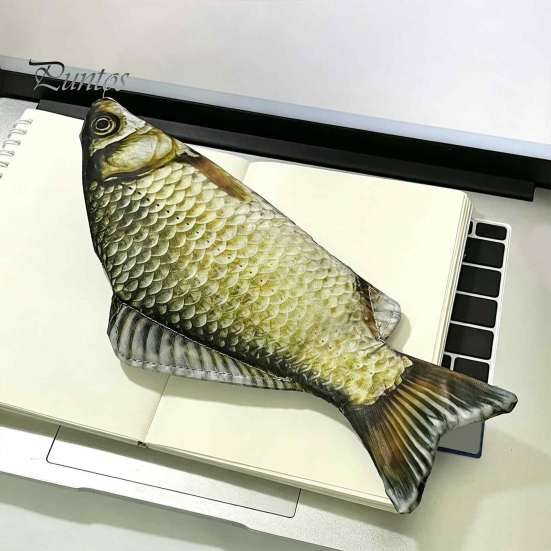 Interesting School Gift for Friends Realistic Crucian Carp Pencil Case, 3D Bionic Fish Shape Stationery Funny Case Pouch, Large Capacity Zippered