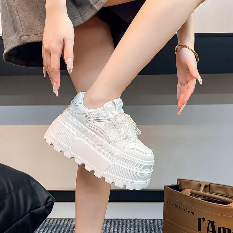 Platform leather little white shoes women's 2025 new popular autumn versatile new Chinese small fashion sports shoes