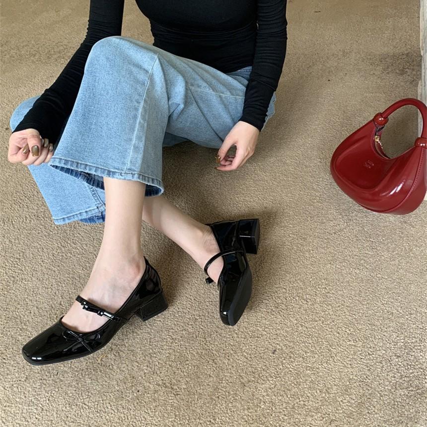 2025 new French women's retro flat bow light mouth single shoes women's new silver evening shoes temperament