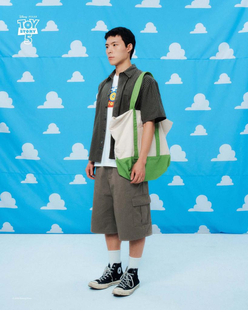 999Hyumeoniti Woody_Cargo Burmuda Short (Khaki)