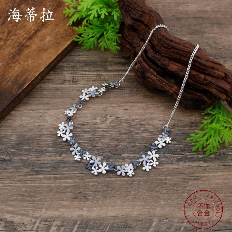 New Enamel Color Geometric Flower Necklace Women's Fashion Simple Color Painting Oil Small Petal Versatile Necklace