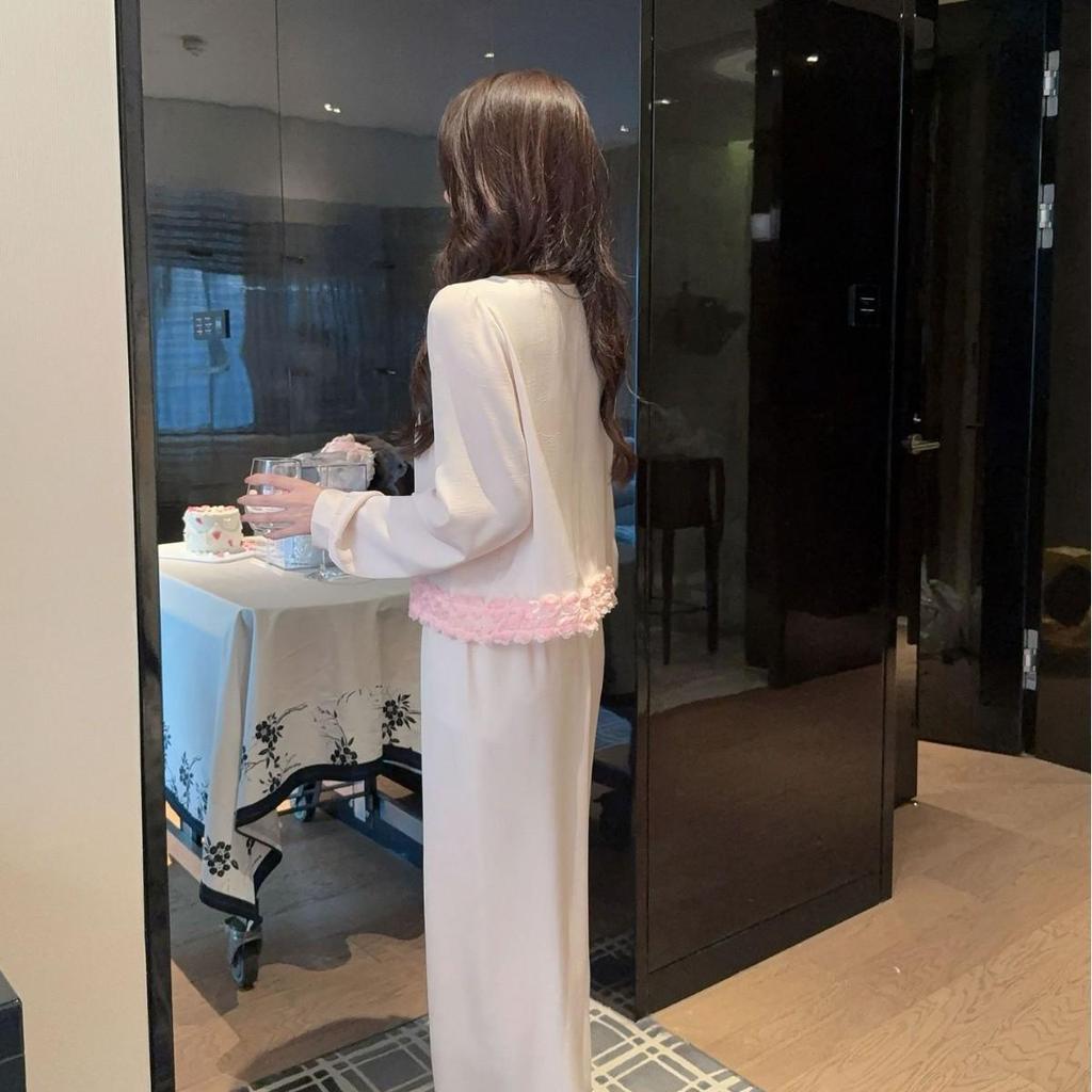 Women's Pink Floral Ice Silk Pajama Set for Fall/Winter - Sweet, Cute, and Suitable for Outdoors.