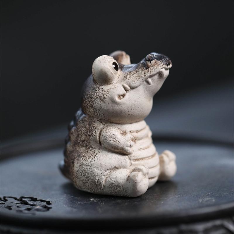 Exquisite Resin Tea Pet Elegant Tea Pet Sculpture Perfect for Tea Shops