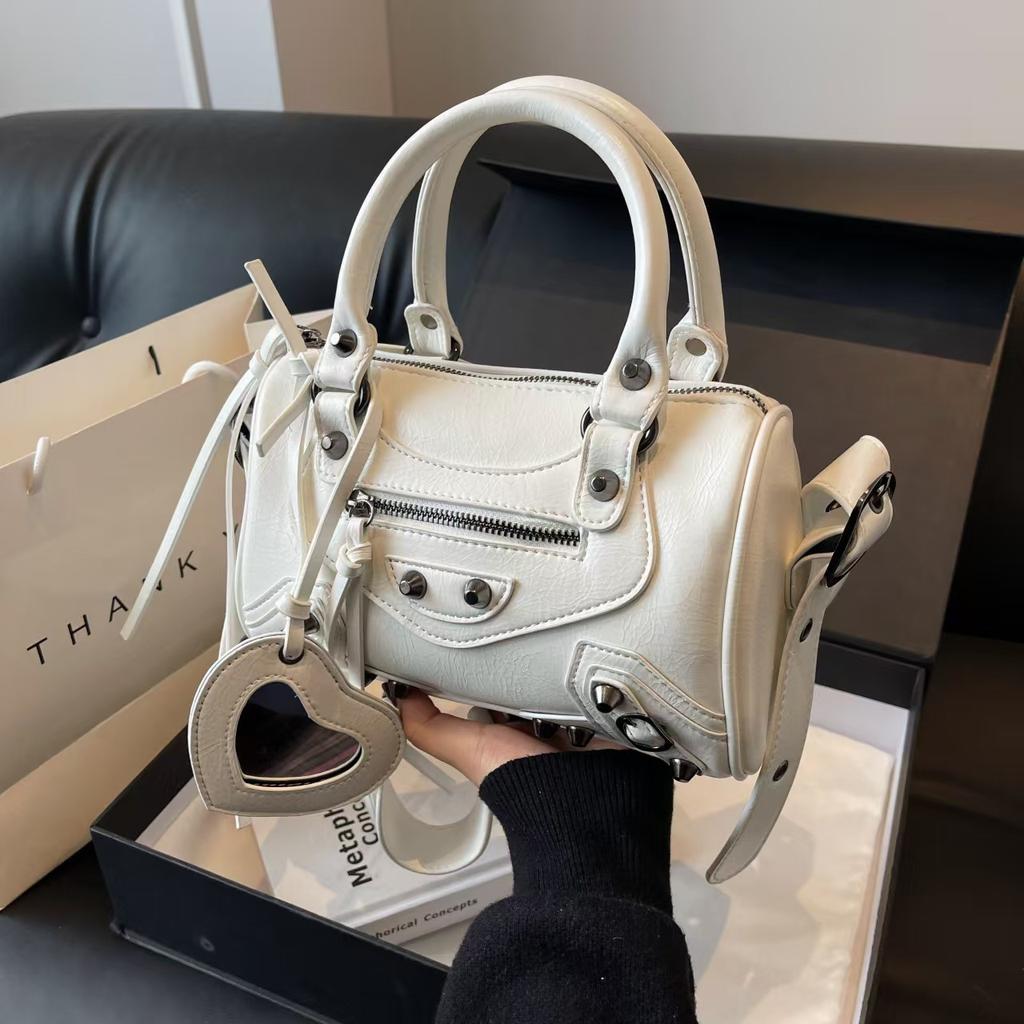 Locomotive Women'S Niche Fashion Rivets Portable Pillow Bag Wide Shoulder Strap Single Shoulder Messenger Bag