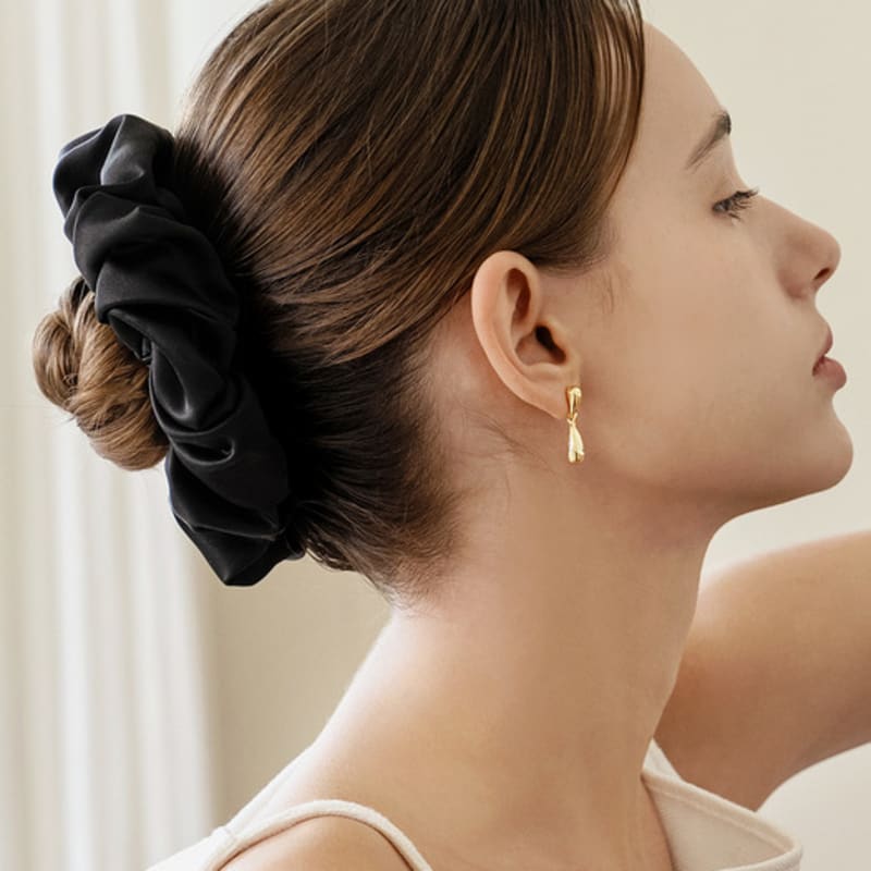 

HAS HDM004 Классическая большая сатиновая резинка-скранч с крупной сборкой Black