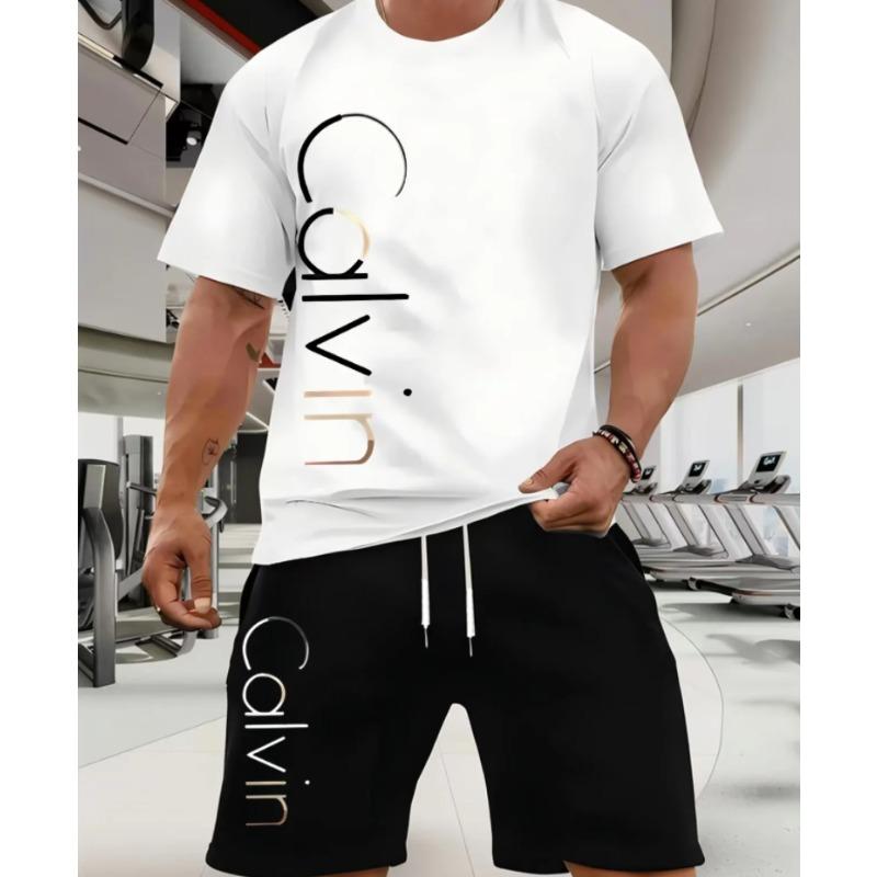 

This 2026 high-end men s suit features casual color combinations to create a fresh summer look S
