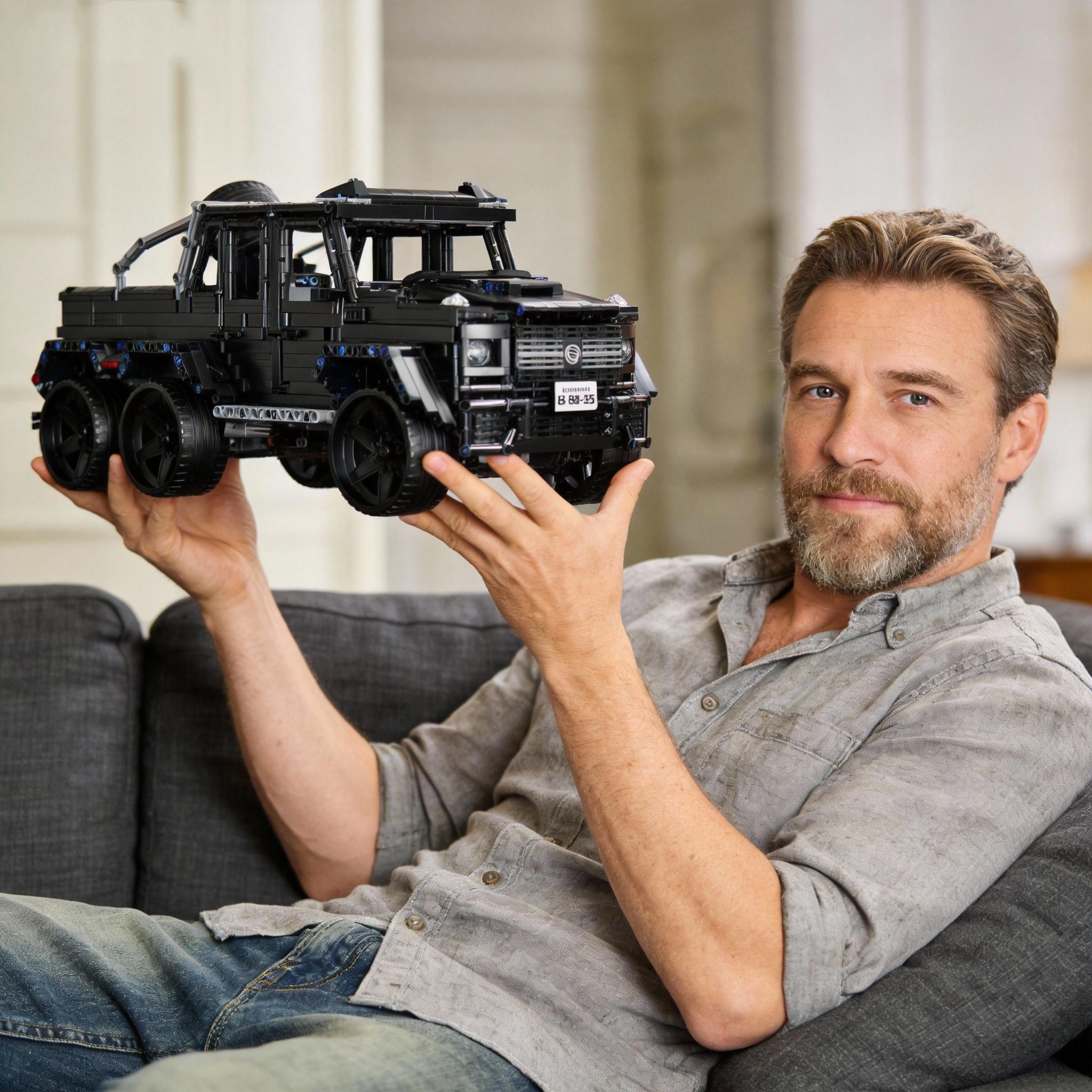 

Chinese Building Blocks Product Mercedes Benz G65 6*6 Racing Assembled Toy Big G Off road Sports Car 1900PCS Model Male