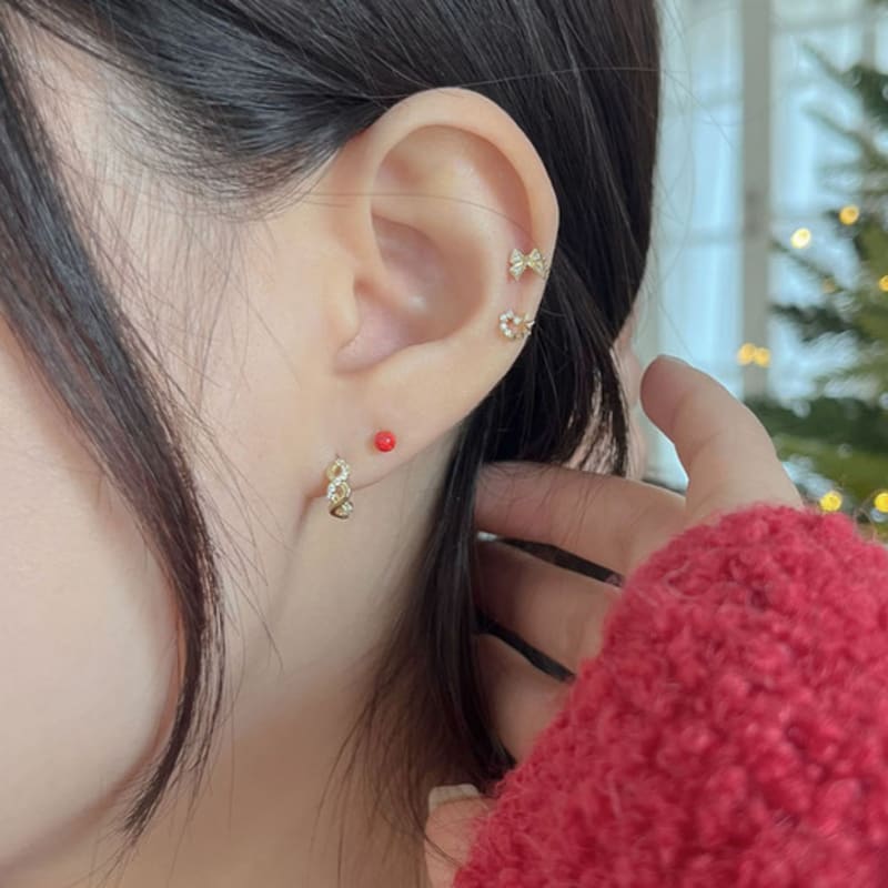 Youngglow 14k Merry Ribbon Cubic Piercing