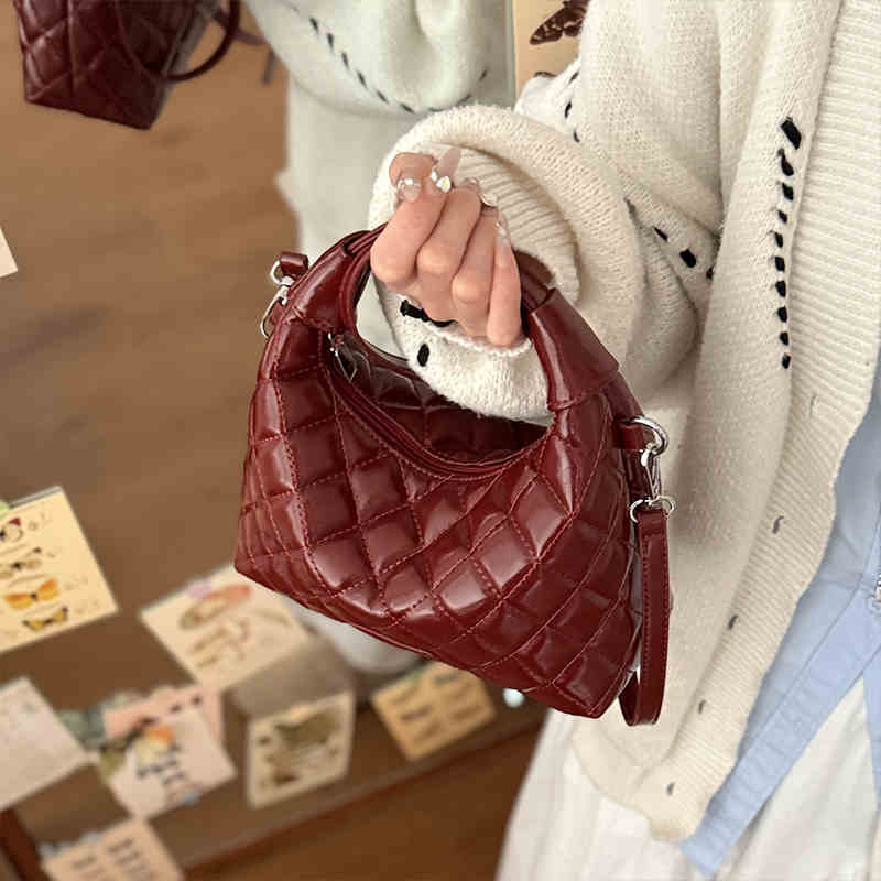 Red Letter Bags for Women New Plutonium Leather Leisure Versatile One Shoulder Fashion Traveling Square Crossbody Bags