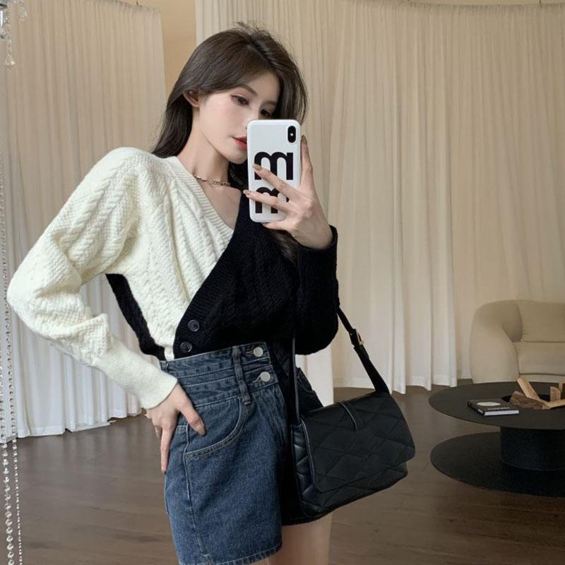 Pulover cu decolteu în V încrucișat cu design unic Top femei toamnă/iarnă Pulover tricotat în contrast alb-negru învelit coreean