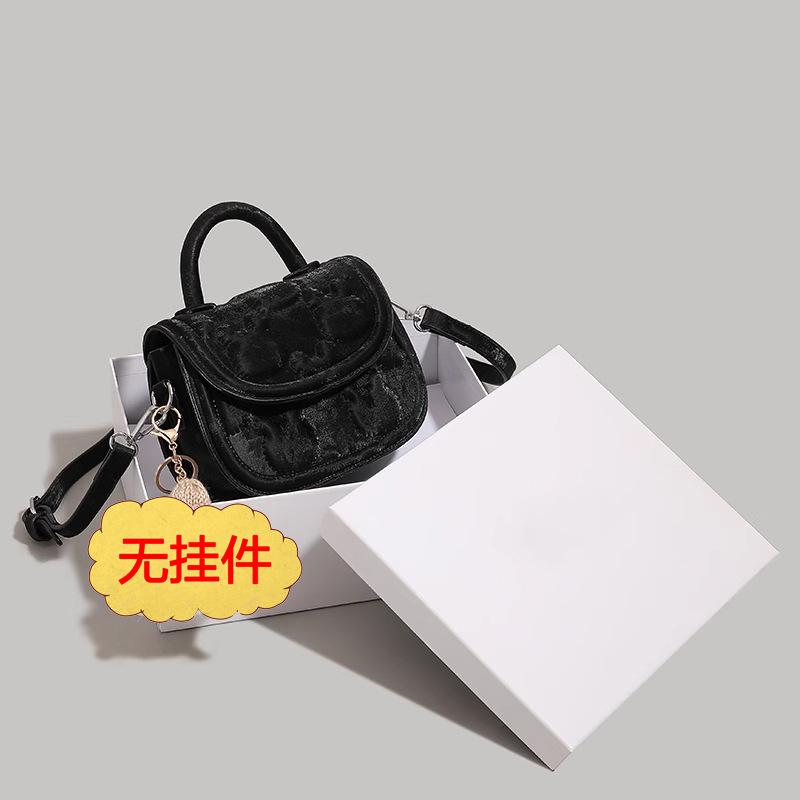 

Wholesale high-end foreign-style saddle bag women s 2025 new trendy and versatile handbag fashionable and popular shoulder messenger bag