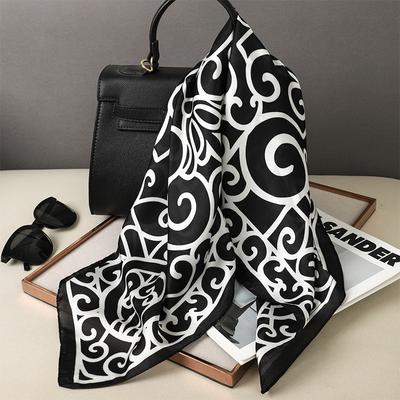 Luksusmerke firkantet silkeskjerf for kvinner hårbånd design trykt lite satengsjal foulard halstørkle kvinnelige pannebånd bandana