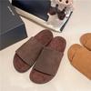 2025 Sommer neue Mode Internet-Berühmtheit Leder flachsohlige lässige Hausschuhe Damen niedrigabsatz Außenschuhe Zehenfrei Damen Sandalen
