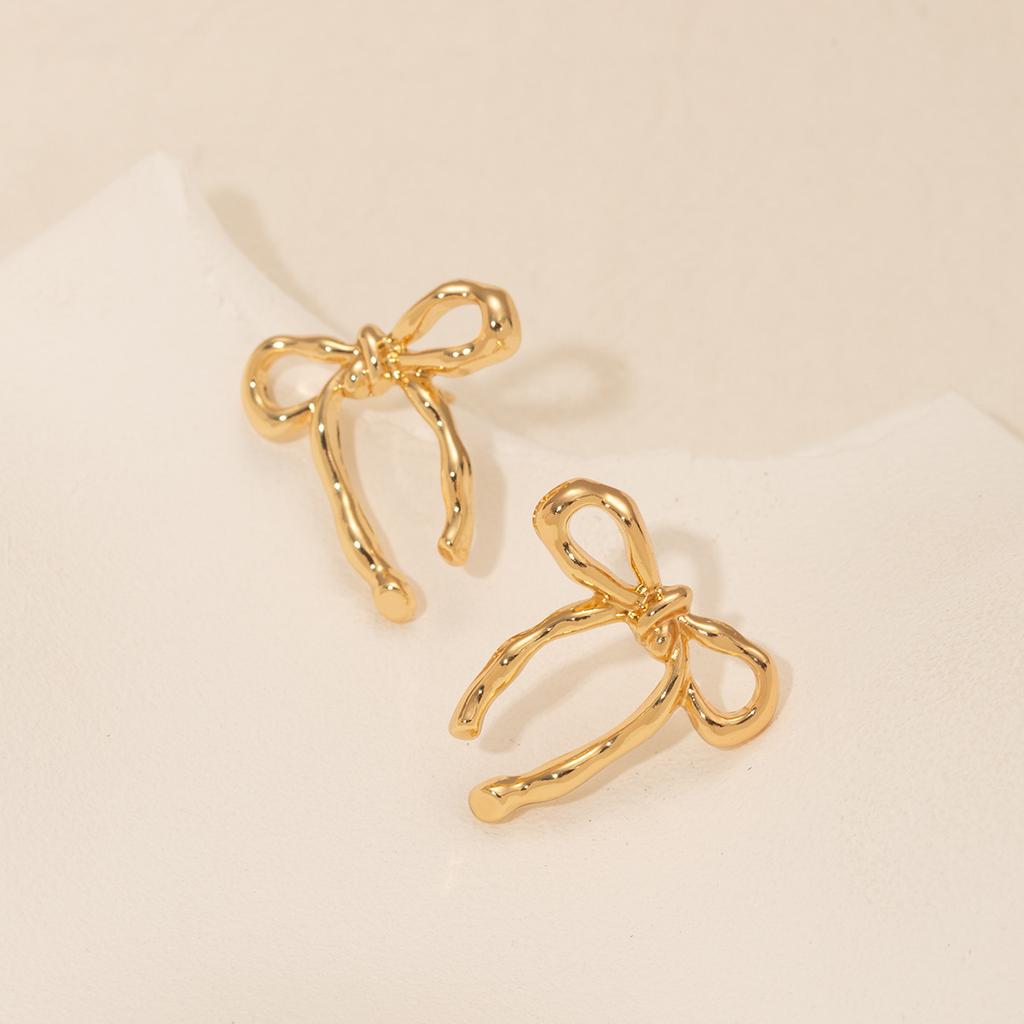 Simple And Stylish Gold Bow Earrings, Showcasing The Temperament Of Women'S Earrings