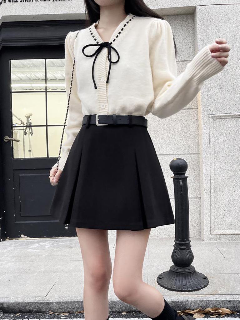 New 2024 Chic Retro Woolen A-Line High Waist Pleated Mini Skirt for Women