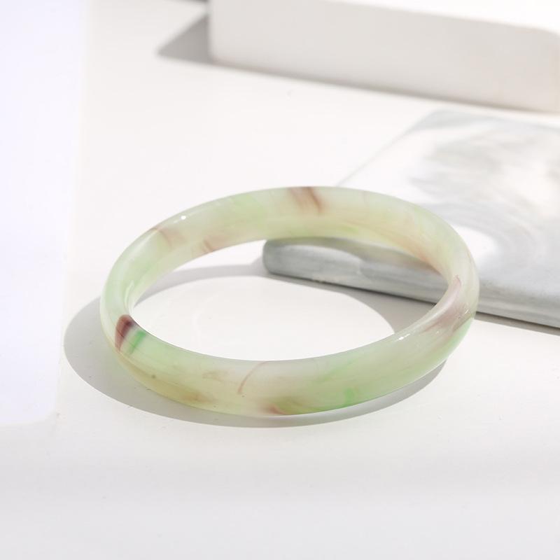 Elegant Chinese Style Jingle Bracelet: Ice-Transparent, Non-Fading Round Bangle Collection