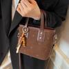 Retro Small Bag Women's New Fashionable Foreign Style Hand Carrying Bucket Bag Super Fire Niche Design Shoulder Messenger Bag