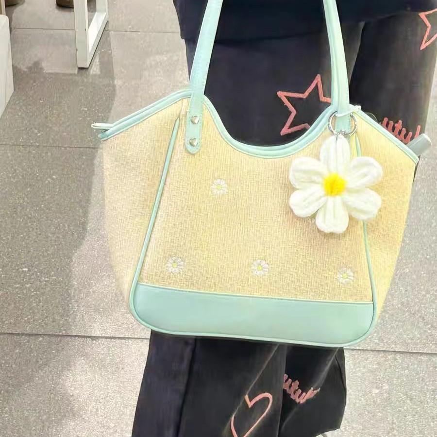 Small fresh vacation style underarm tote bag niche personalized embroidery woven bag commuter versatile shoulder handbag