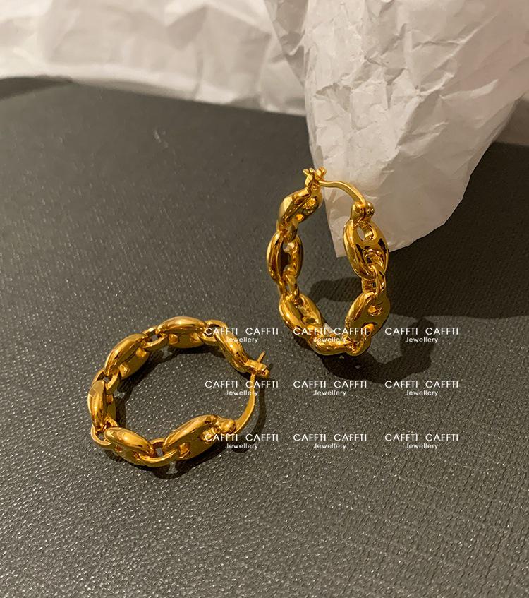 European-American Metal Style Pig Nose Chain Earrings: Women's Fashion, Versatile, Light Luxury, High-Quality Jewelry.