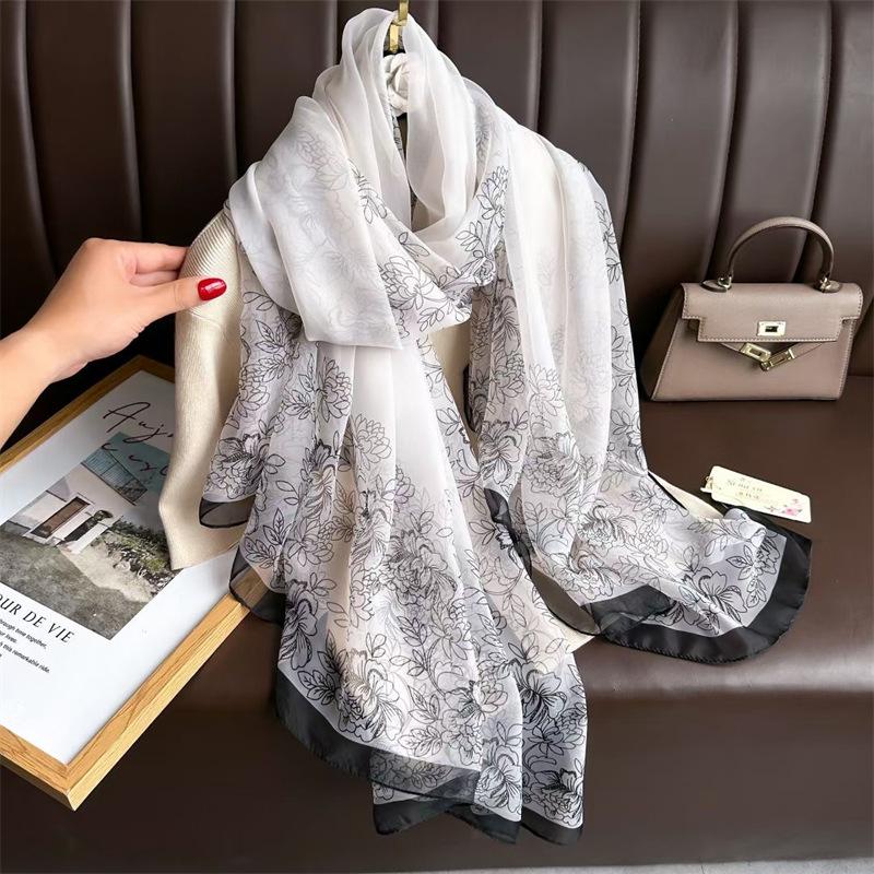 New Silk Beach Stoles Women Hijab Scarf Sunscreen Shawl Wraps Ladies Scarves Foulard Beach Stoles Female Bandana Echarpe