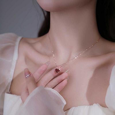 Love Agate Necklace Female Niche Exquisite Fashion Light Luxury High-end Design Heart-shaped Pendant Female