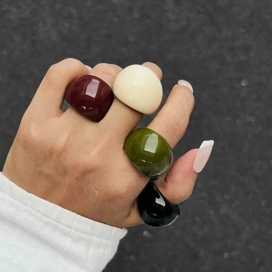 Ingemark 4 Farben Boho Kpop Harz Acryl Unregelmäßige Fingerringe für Damen 2026 Neuer Trend Vintage Knöchelringe Y2K Schmuck Geschenk
