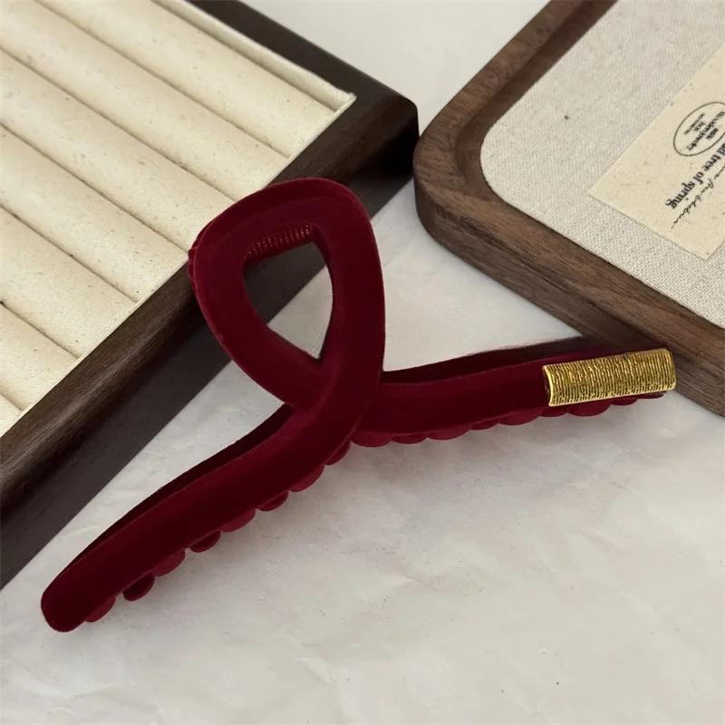 Autumn and Winter Retro Flocking Large  Metal  Grab Clip Femininity Hairpin  Shark Clip On The Back of The Head  Hair Claw Clip