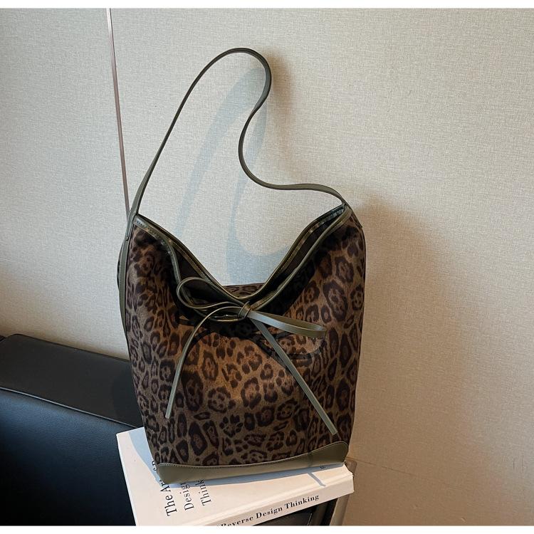 Leopard Print Bag Women's Large Capacity Autumn and Winter Matte Retro Shoulder Bag Casual Commuter Tote Bag