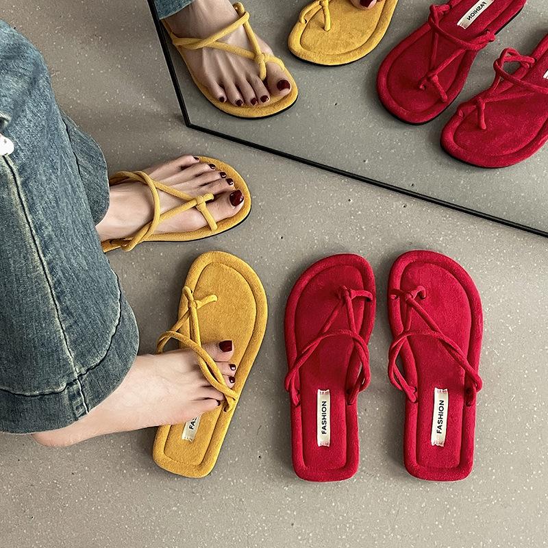 Korean Version of Niche Flip-flops Women's Outer Wear 2025 Summer New Casual Toe Soft-soled Slippers Beach Vacation Sandals