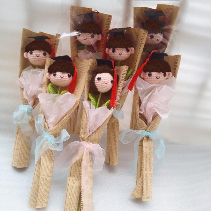 Graduation Season Doctoral Hat Finished Hand Woven Flowers Graduation Bouquet Friend Graduation Gift Mini Graduation Flower Doll