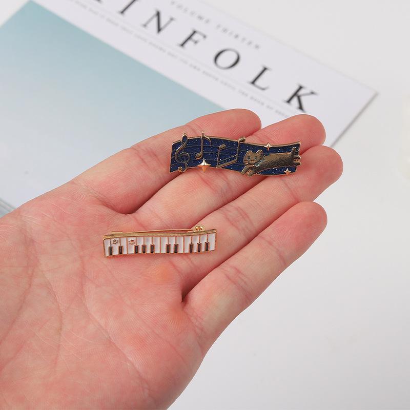 Starry Sky Cat & Piano Brooch: Geometric Musical Note Badge Gift