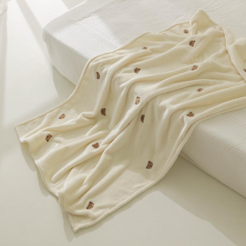Fleece Babyfilt Nyfödd Höst Vinter Inbäddningsfiltar Mjuk Varm Barnvagnsöverdrag Sängkläder Björnbroderi Babytillbehör