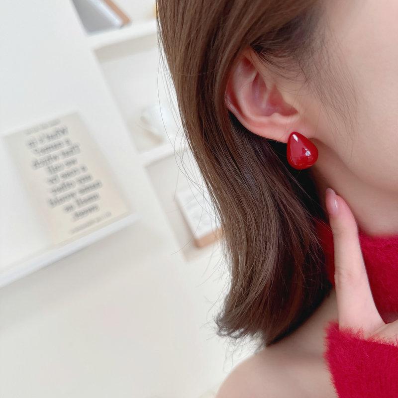 Temperament elegant niche earrings simple Hong Kong style drip earrings high-end sense retro Ankara red water drop earrings