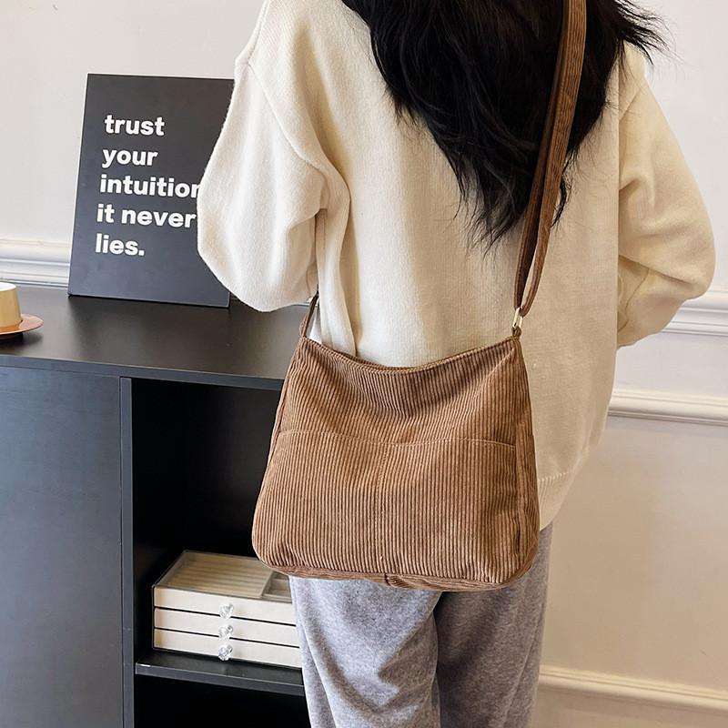 Stylish Large Capacity Women's Fashionable Tote Bag For Street Chic Everyday Use