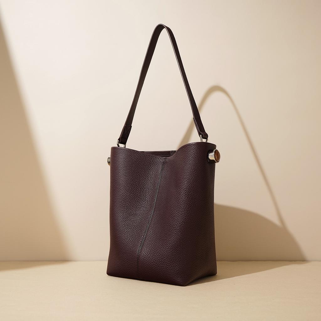 Bucket Bag Women's 2025 Simple First-layer Cowhide Tote Bag Niche Large-capacity Versatile Tablet Commuter Shoulder Bag