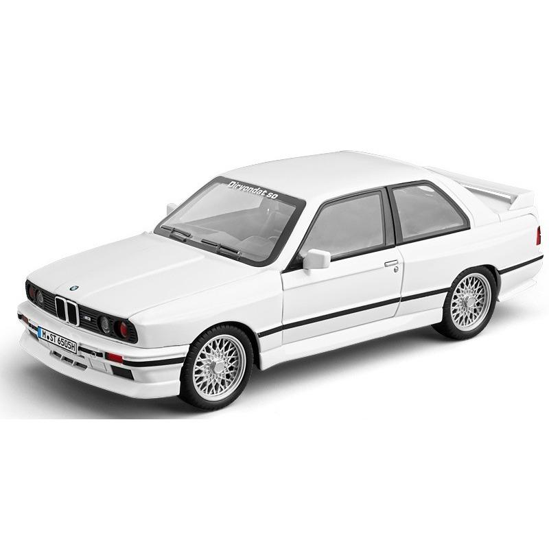 

Симуляция 1/24 BMW M3 Коллекция Моделей Сплав Автомобиля Металлическая Литая Миниатюрная Машина Домашний Декор Детская Мальчик Игрушка Автомобиль Подарок на День Рождения белый