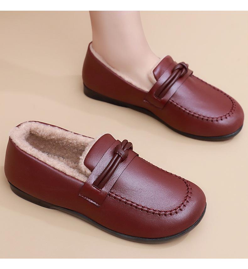 Women's Fleece-Lined Slip-On Leather Boots: Warm, Versatile Short Boots for All Ages