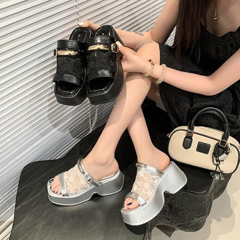 Fashion 2025 New Beach Fashion Water Proof Roman Sandals Women's Chunky Heels Fashion High Heeled Slippers Slope Heel Casual Sandals
