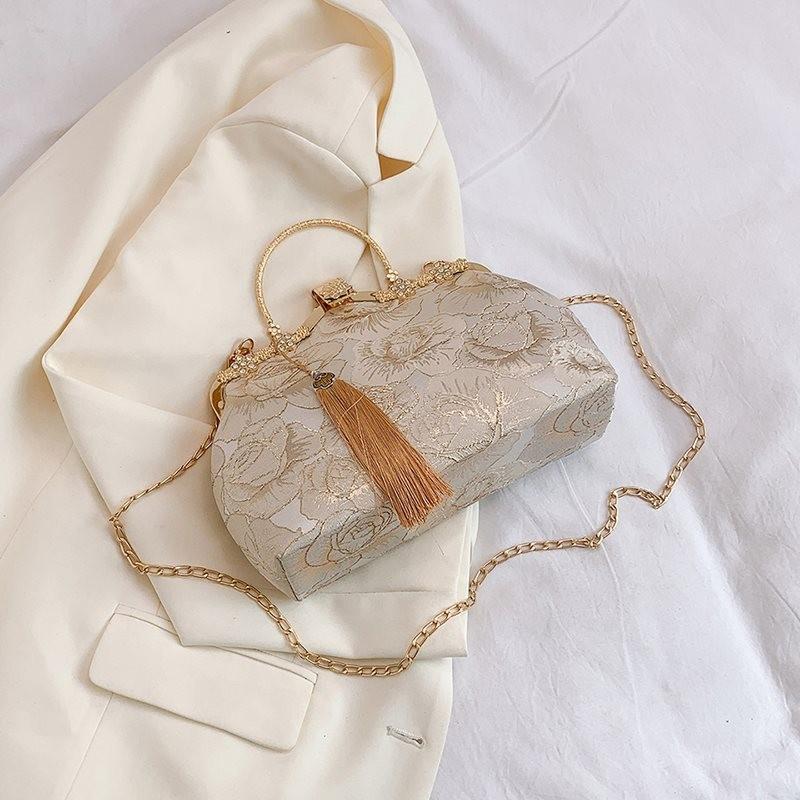 Stylish New Asian Shell Bag For Women 2024 Summer Trendy Embroidered Crossbody Bag In Silver Red Blue And Khaki Gold Colors